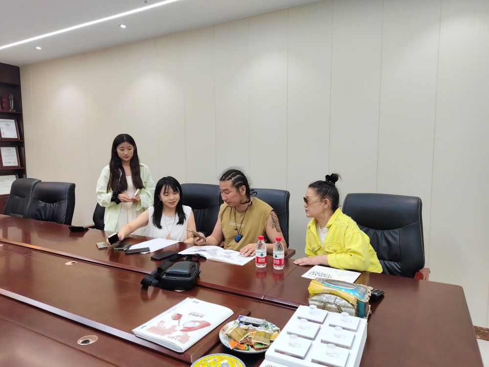 Clientes da Mong&oacute;lia visitaram Jinbao (3)